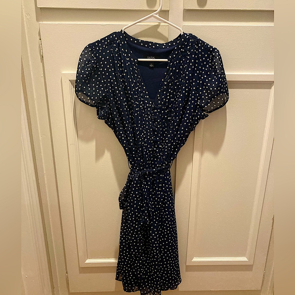 MSK Petite Dot-Print Split-Neck Short Sleeve Dress